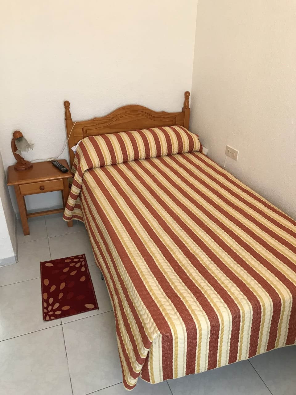 Single Room | Desk, blackout drapes, free WiFi, bed sheets