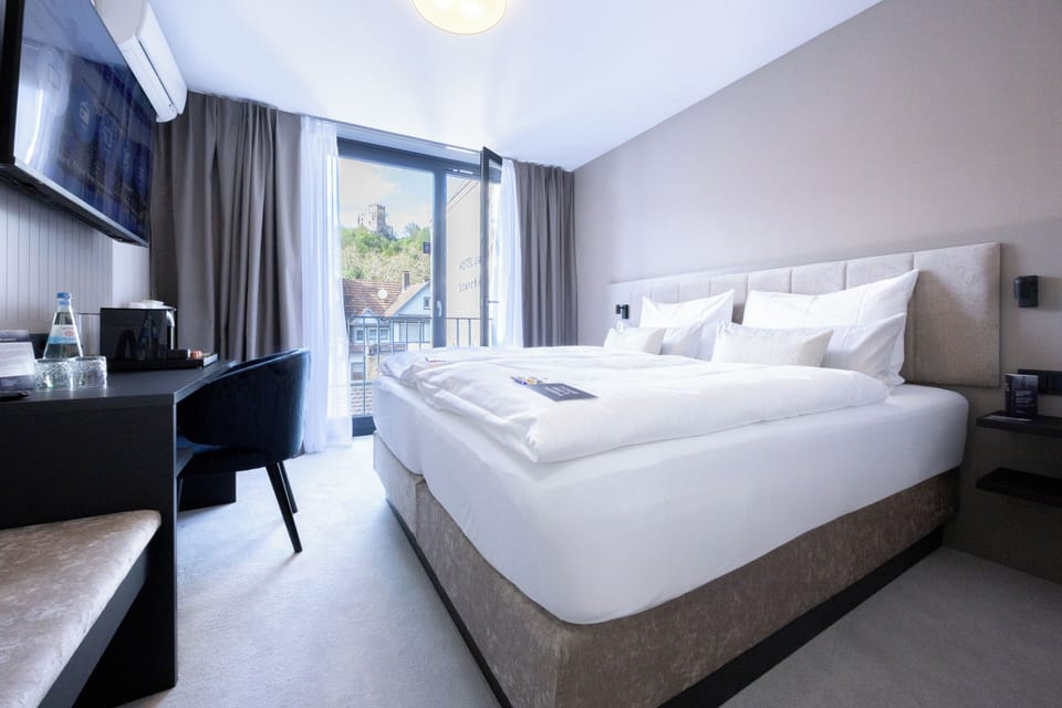Standard Double Room | In-room safe, desk, laptop workspace, blackout drapes