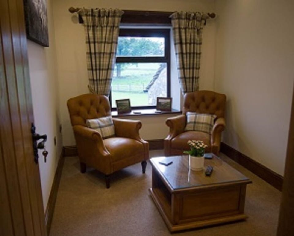 Executive Suite (Swaledale) | Living area | Books