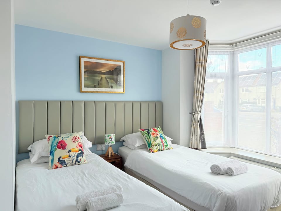 Twin Room, Ensuite | Egyptian cotton sheets, premium bedding, desk, WiFi (free)