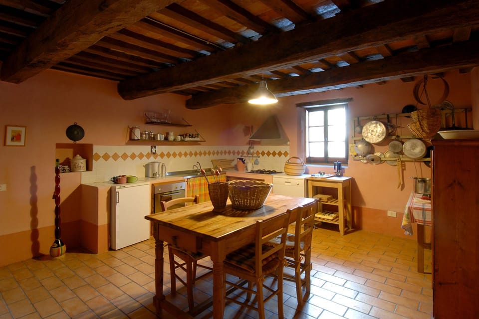 Apartment (Gorgaccia) | In-room dining