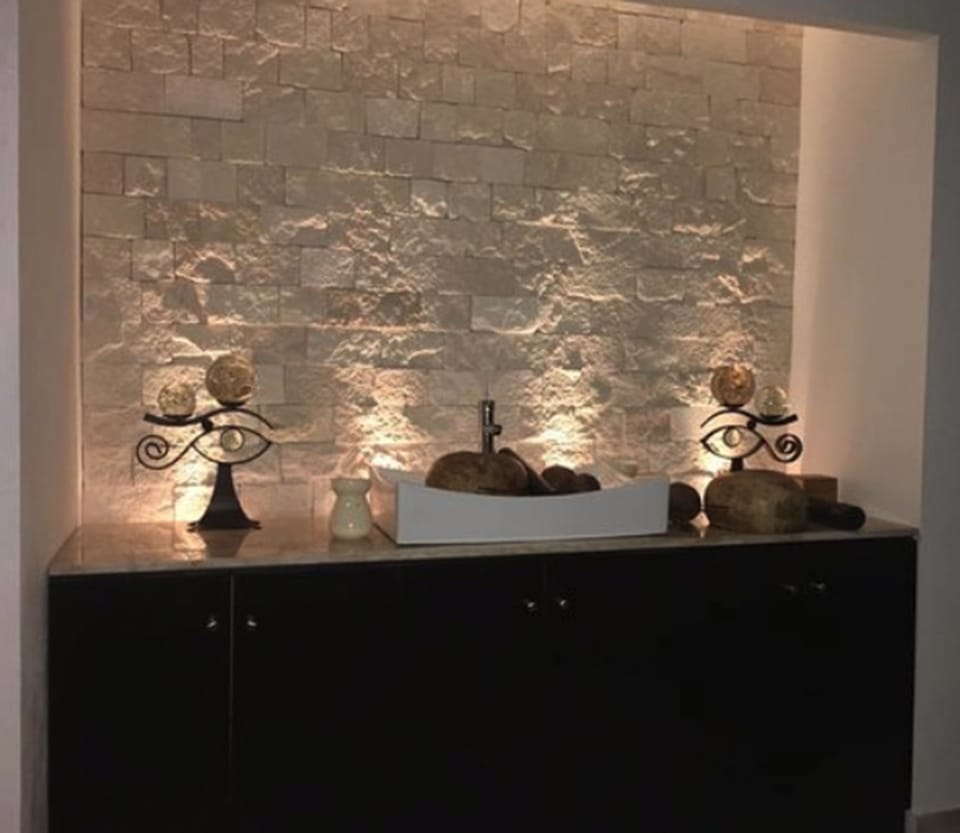 Sauna, hot tub, aromatherapy, body scrubs, facials, 2 treatment rooms