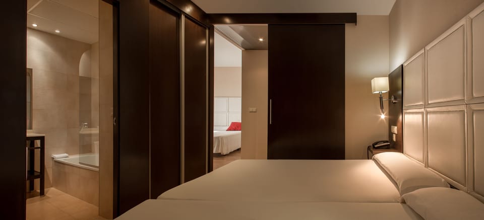 Minibar, in-room safe, desk, free WiFi