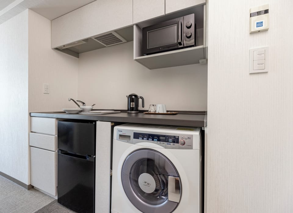 Coffee/tea maker, fridge, microwave, electric kettle