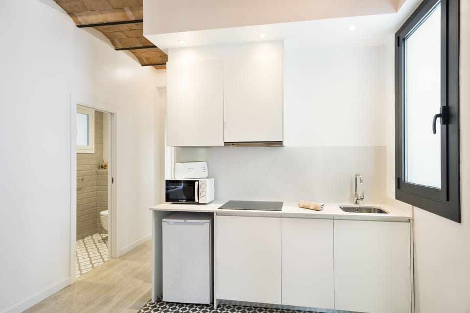 Apartment (6 - 8 pax) | Private kitchen | Mini-fridge, microwave, stovetop, coffee/tea maker