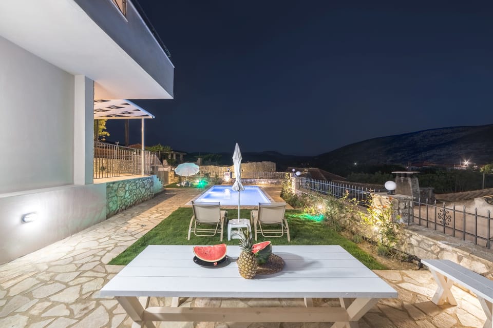 Seasonal outdoor pool, pool umbrellas, sun loungers