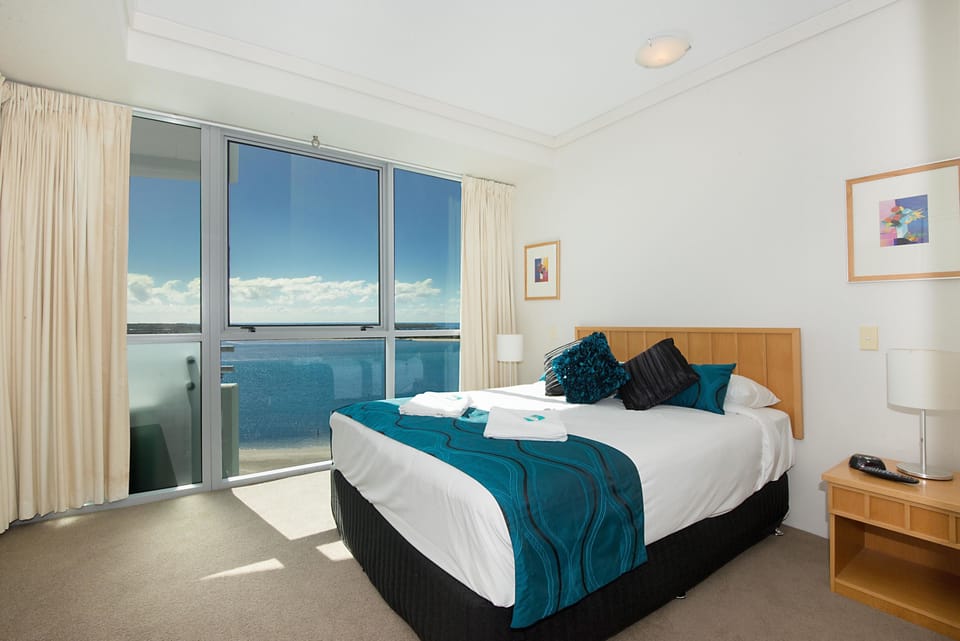 2 Bedroom Water View Apartment | Premium bedding, laptop workspace, iron/ironing board, cribs (surcharge)