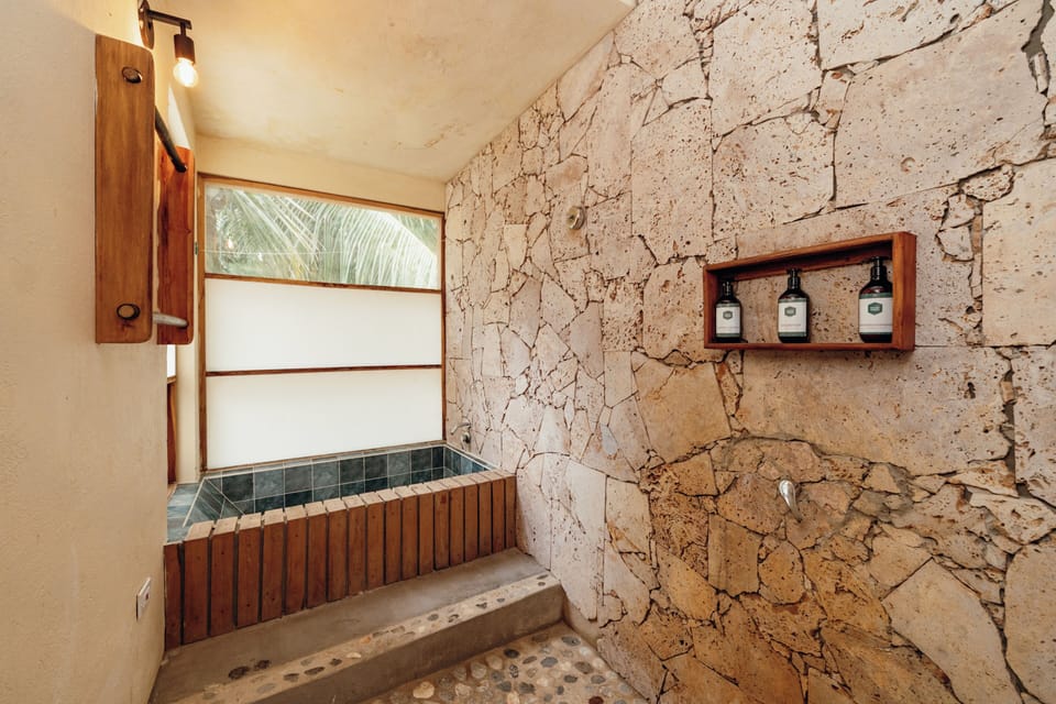 Deluxe Double Room, Balcony | Bathroom | Shower, towels