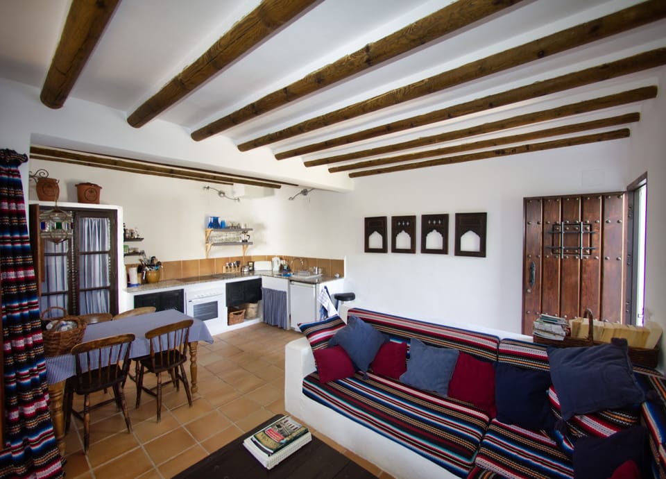 Lounge / Kitchen