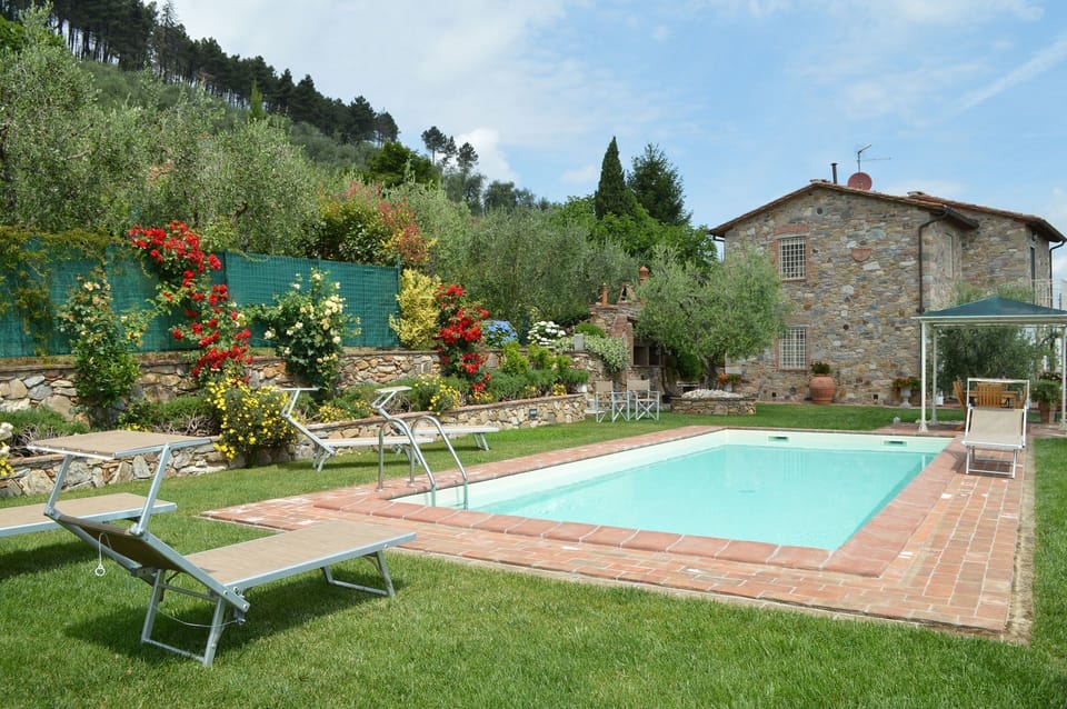 Building Exterior, Garden, Pool