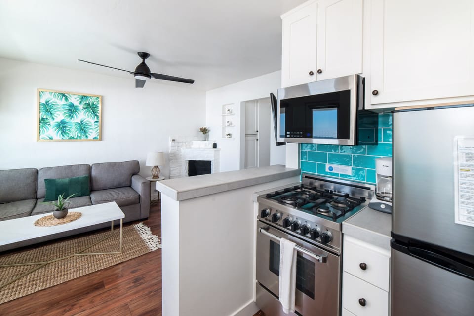 Stainless steel appliances & gas range