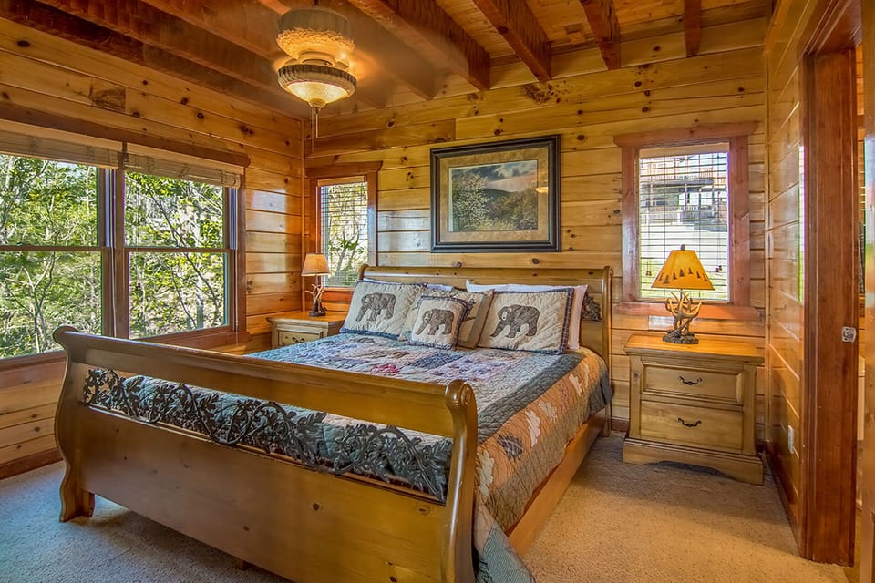 Bedroom - King size bed - First Floor