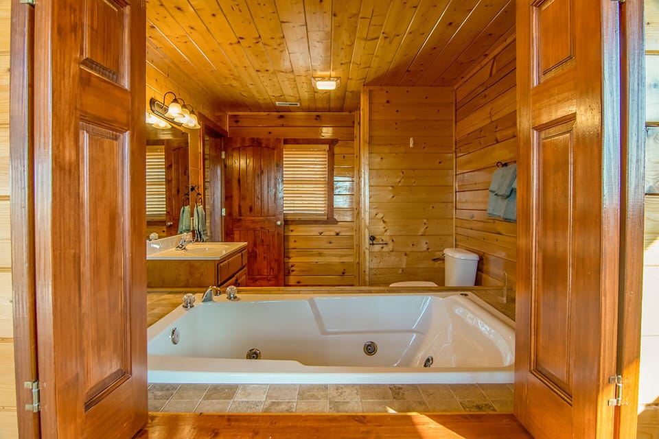 Master Bathroom with Jaccuzzi