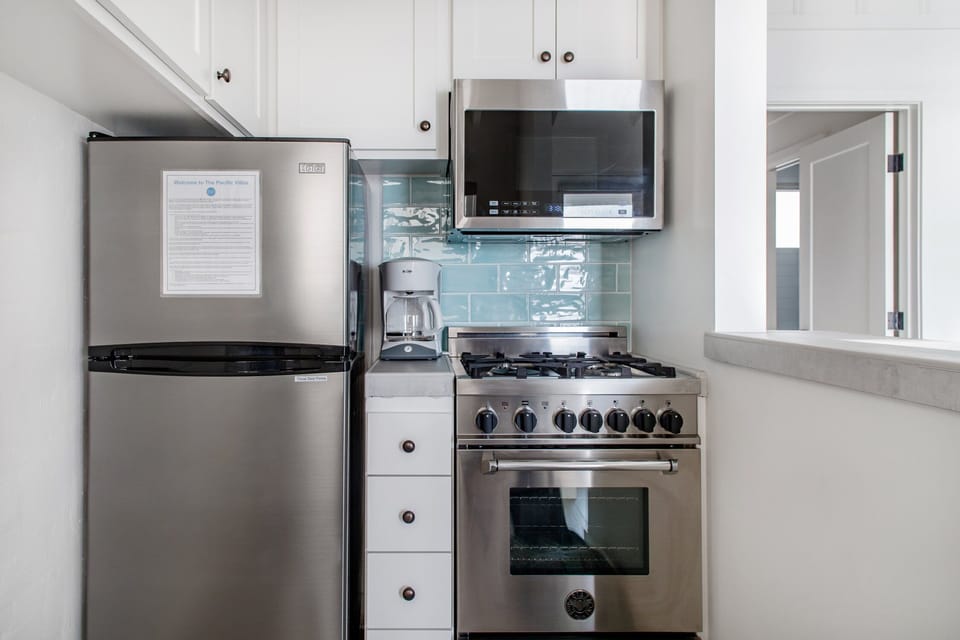Stainless steel appliances & gas range