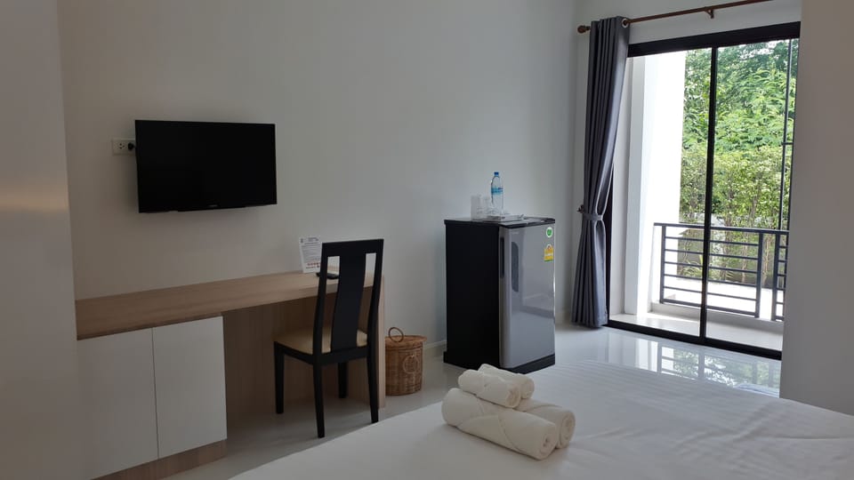 Standard Double Room, 1 King Bed, Non Smoking, Garden Area | Room amenity