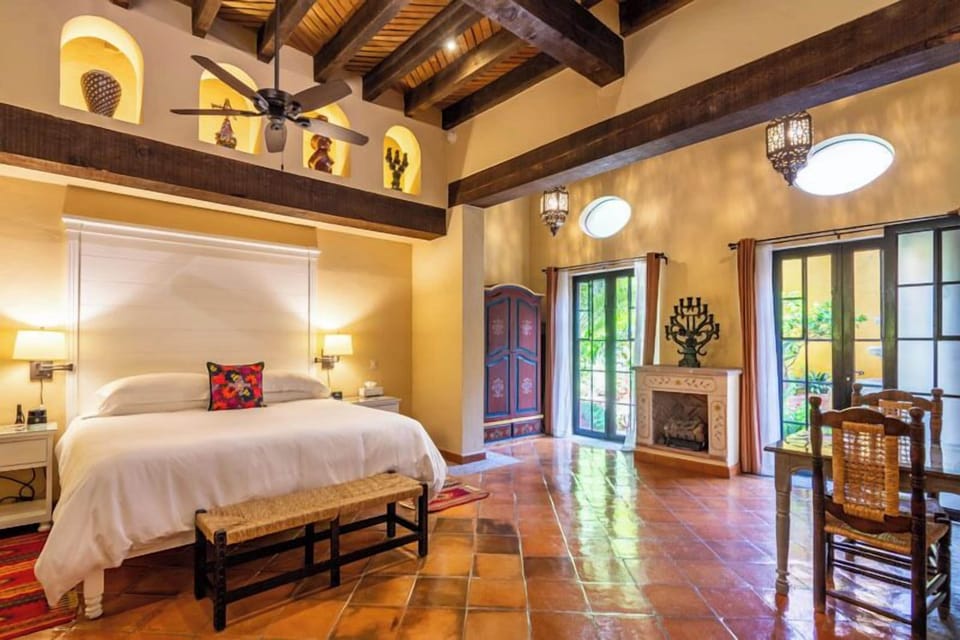 Suite, Ensuite (Mexico Suite) | Premium bedding, down comforters, in-room safe, iron/ironing board
