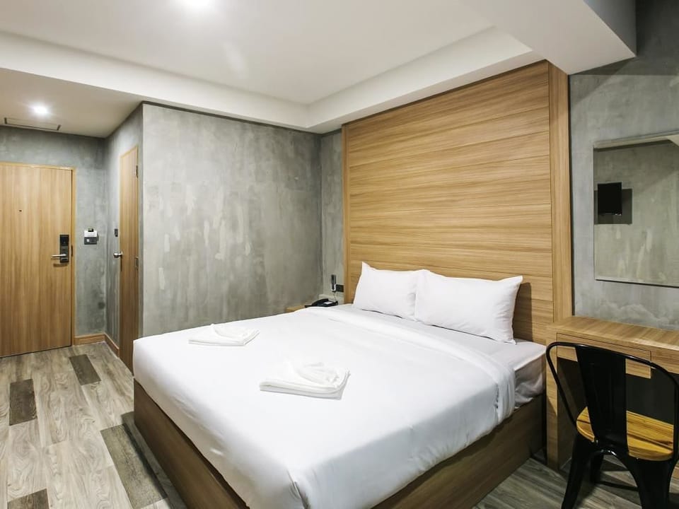 Deluxe Double Room | In-room safe, free WiFi