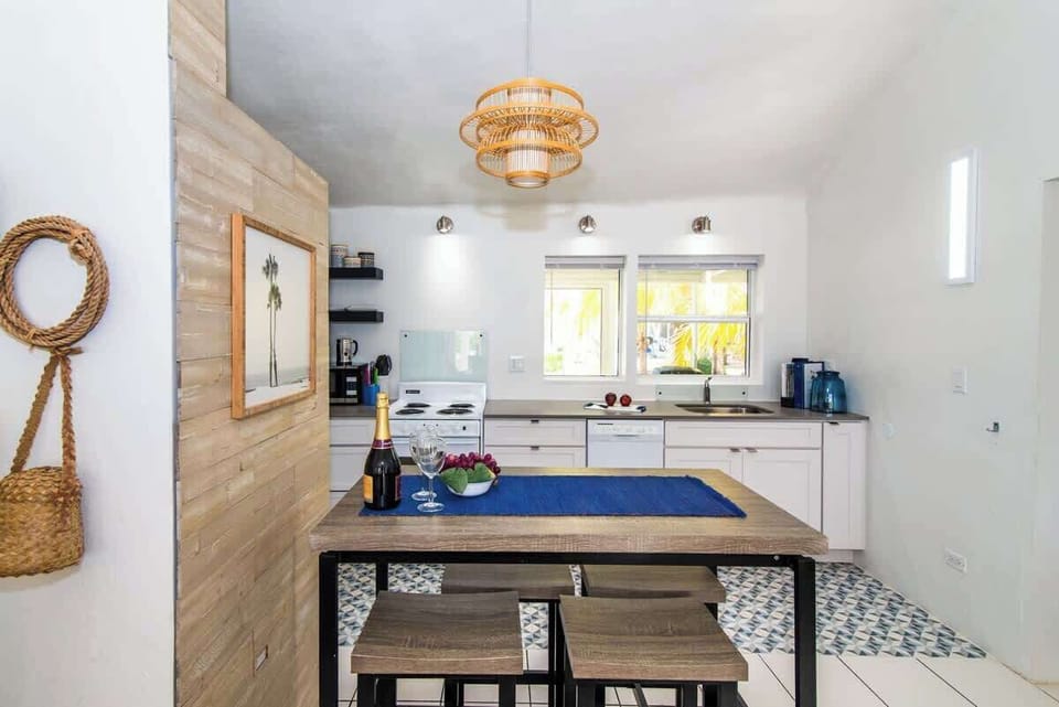 Sea Biscuit - Dining Area