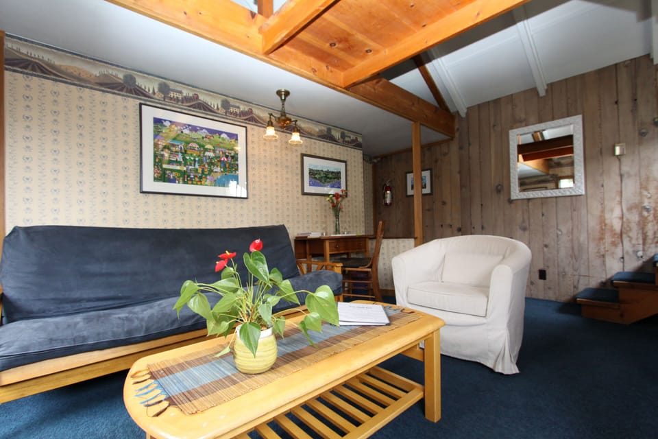 Family Bungalow | Premium bedding, pillowtop beds, individually decorated