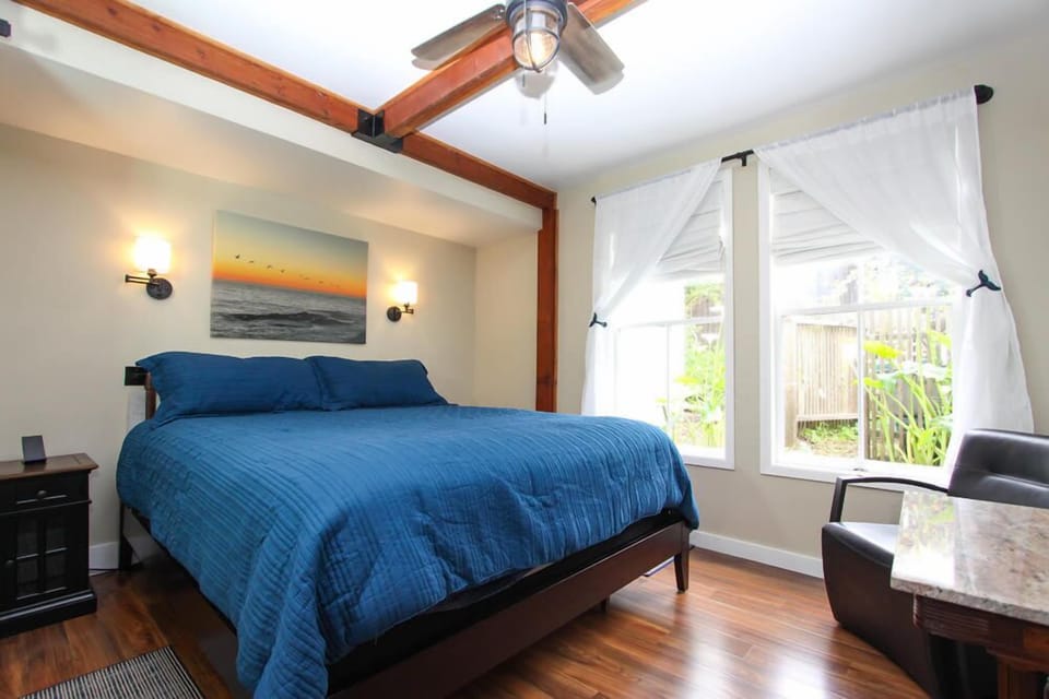 Frolic | Premium bedding, pillowtop beds, individually decorated
