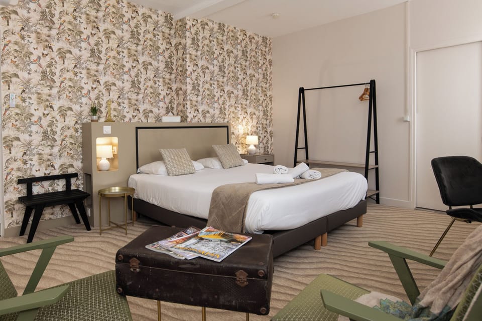 Elegance Double Room | Premium bedding, individually decorated, individually furnished, desk