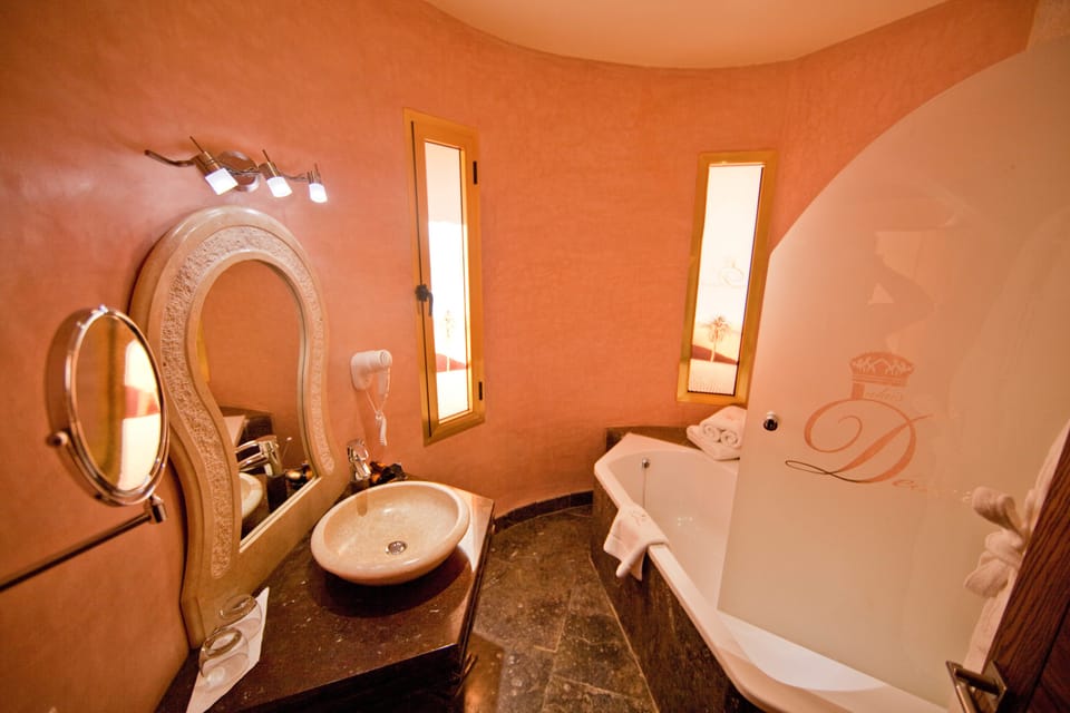 Junior Suite, Terrace | Bathroom | Separate tub and shower, jetted tub, designer toiletries, hair dryer