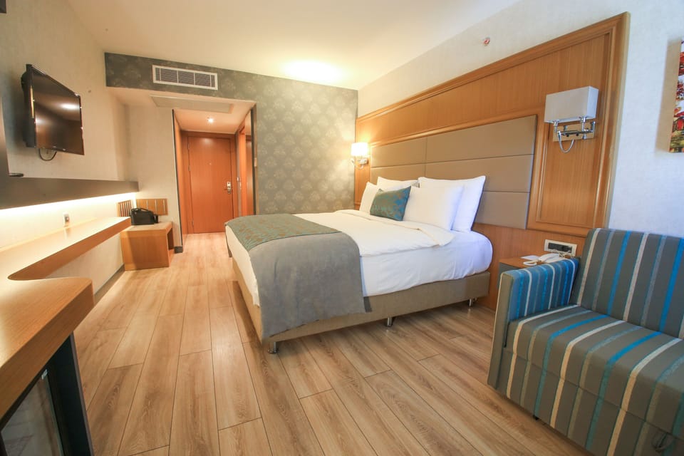 Premium bedding, minibar, in-room safe, desk