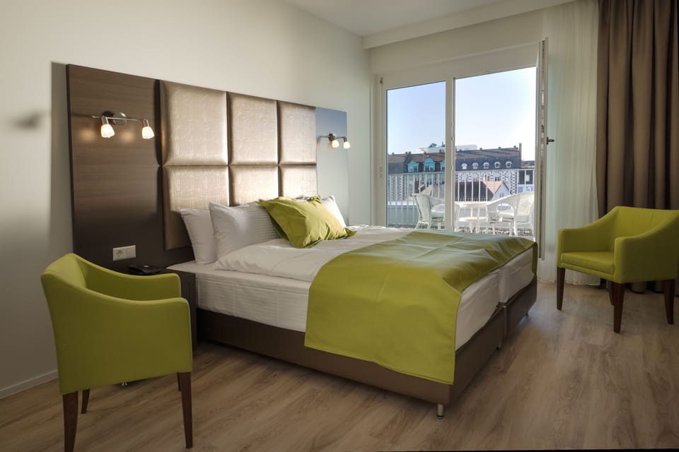 Superior Double Room, Balcony | Minibar, in-room safe, desk, blackout drapes