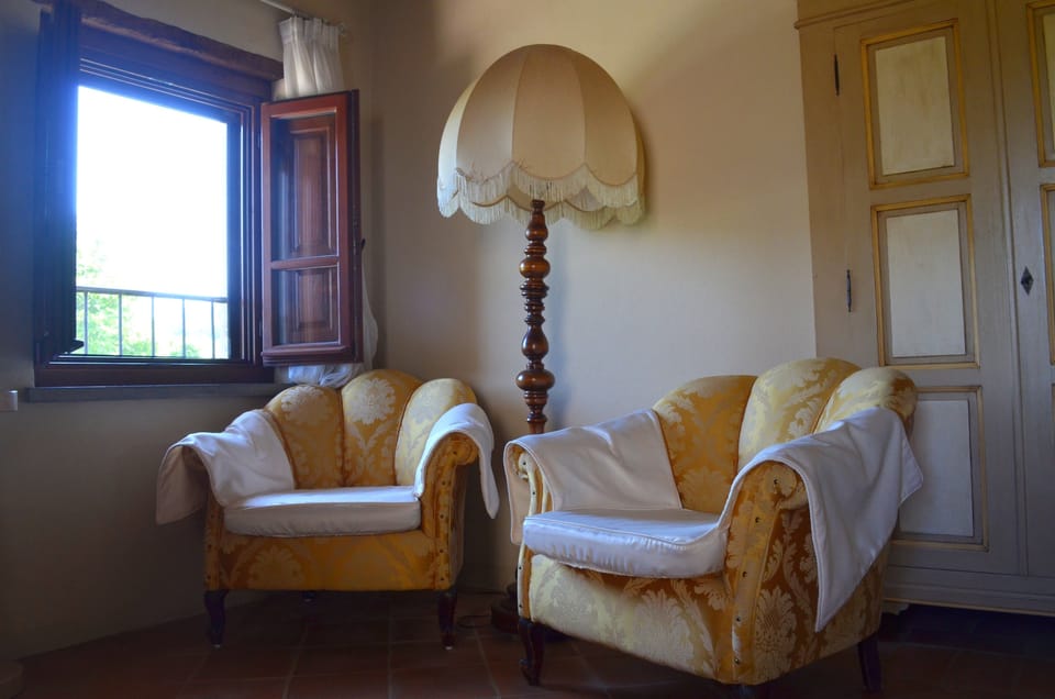 Comfort Apartment, 1 Bedroom | 1 bedroom, desk, iron/ironing board, free cribs/infant beds