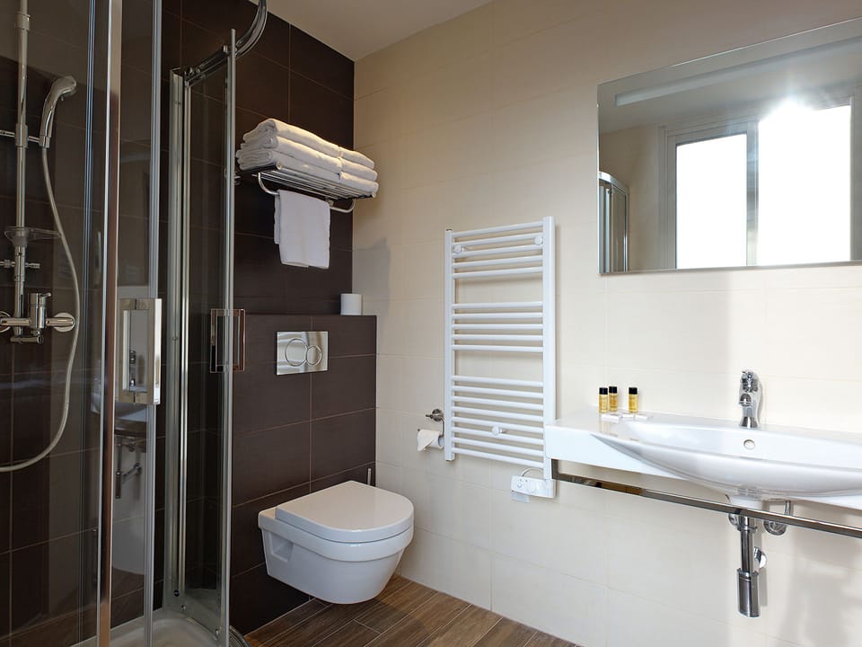 Superior Triple Room, Balcony | Bathroom | Hair dryer, towels