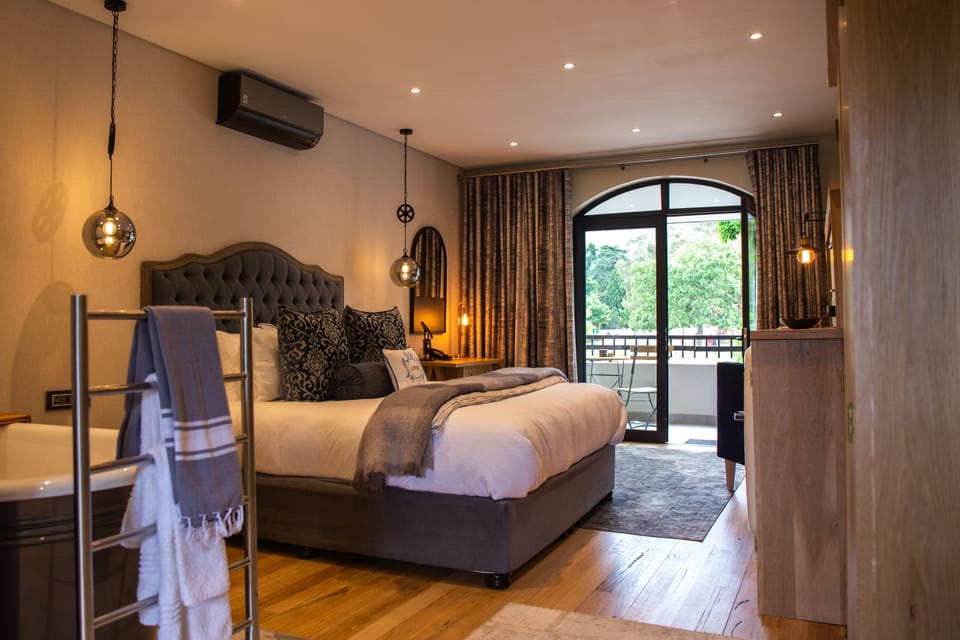 Luxury Room, 1 King Bed | 1 bedroom, Egyptian cotton sheets, premium bedding, memory foam beds