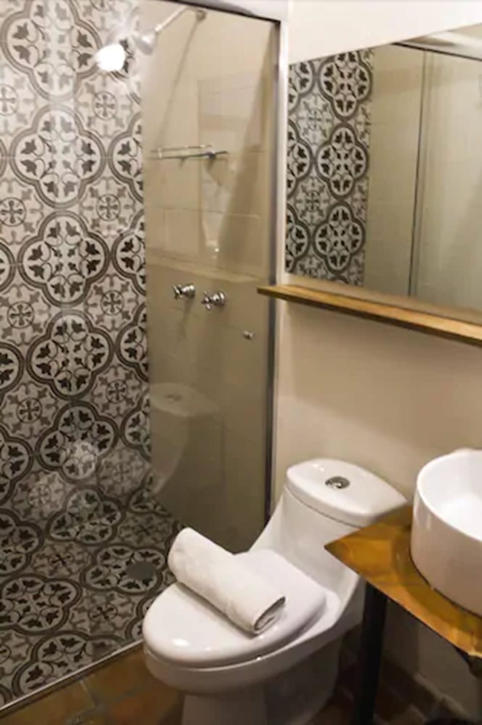 Basic Double Room, 2 Double Beds, Non Smoking | Bathroom | Shower, free toiletries, hair dryer, towels