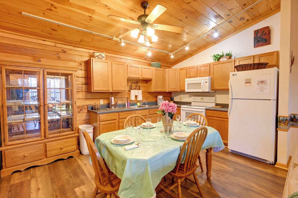 Kitchen | Dishware/Flatware | Coffee Maker