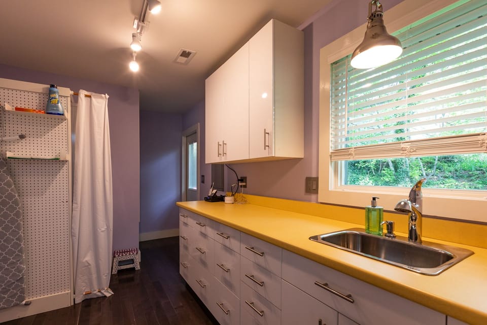 Laundry Room/Mud room off of kitchen