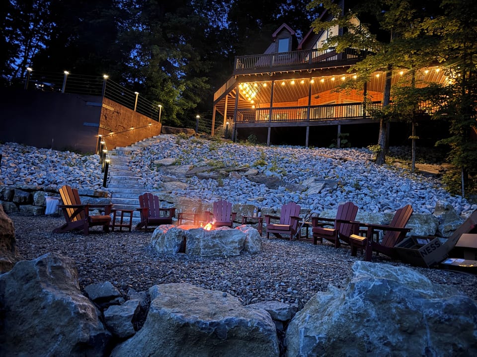 Relaxing lakefront firepit