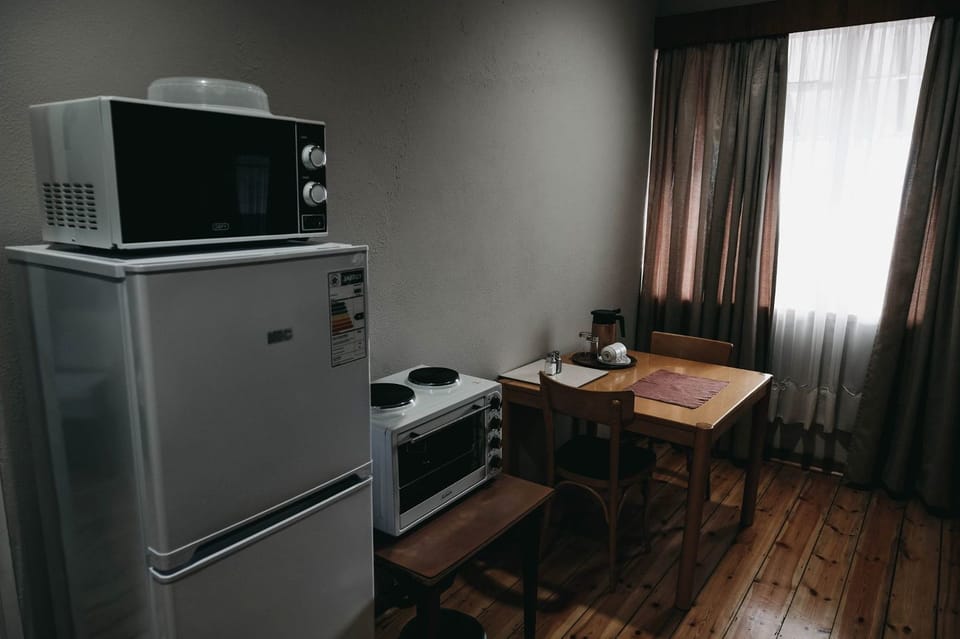 Coffee/tea maker, electric kettle