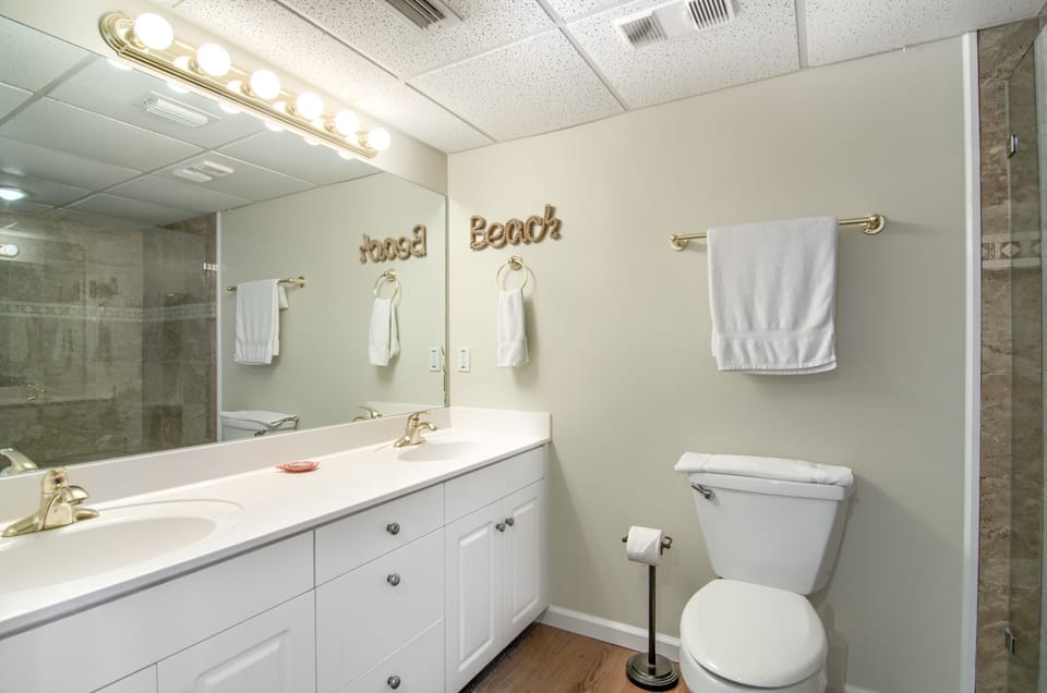 Bedroom 3 double sinks