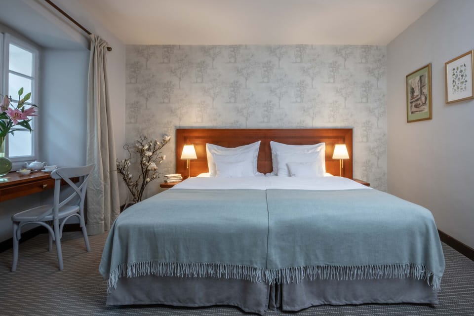 Standard Double Room, 1 Bedroom | Premium bedding, minibar, in-room safe, laptop workspace