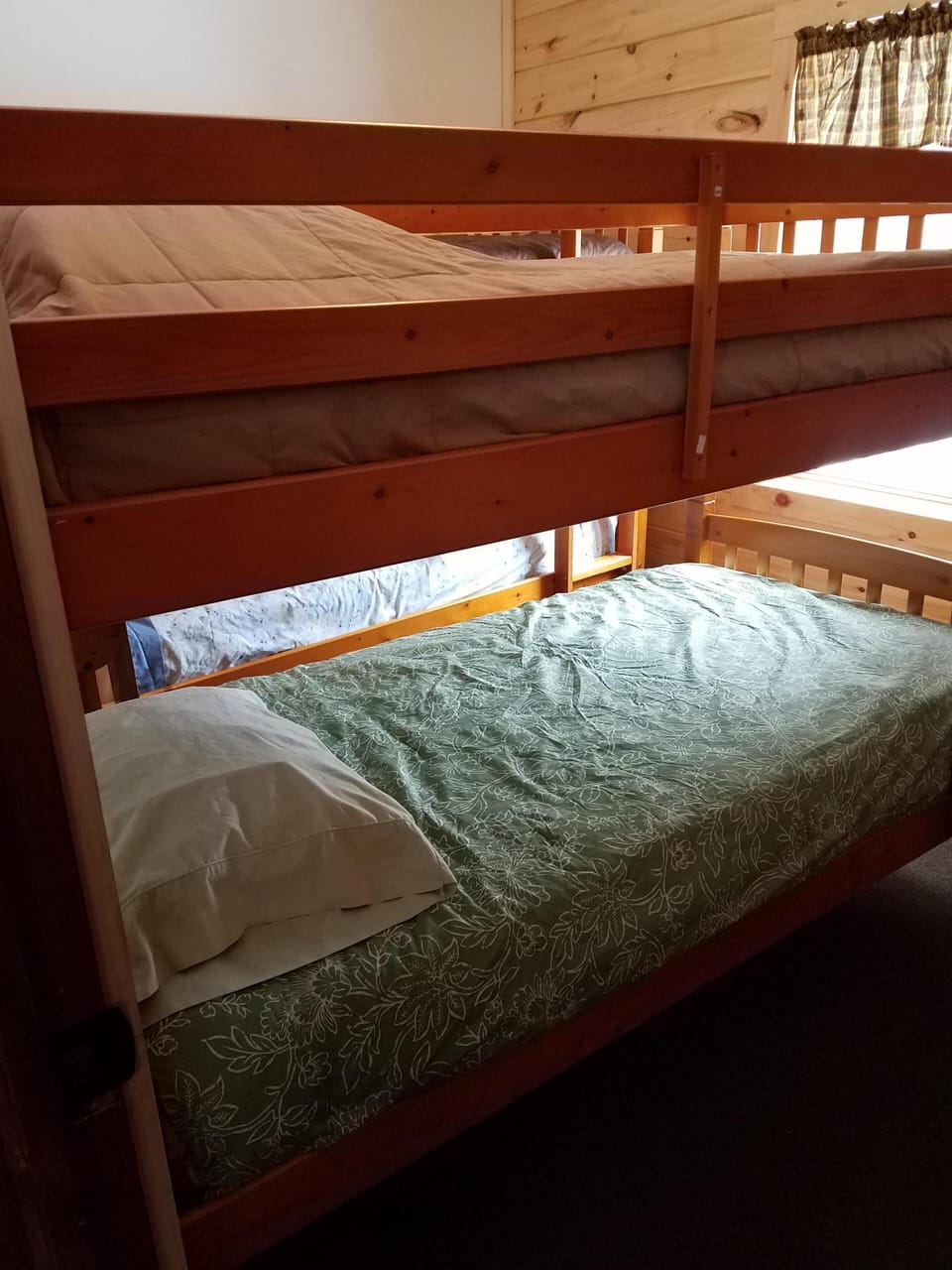2 SETS TWIN BUNKBEDS