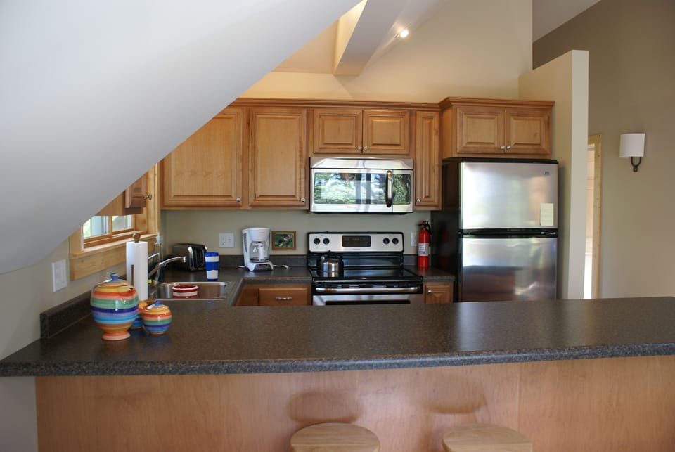full kitchen