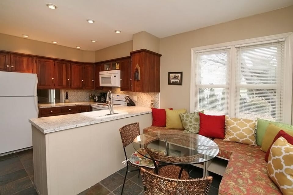 Kitchen with sitting area