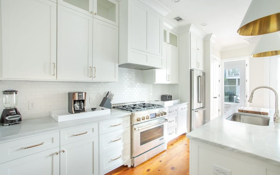 This kitchen was built for seamless entertaining.