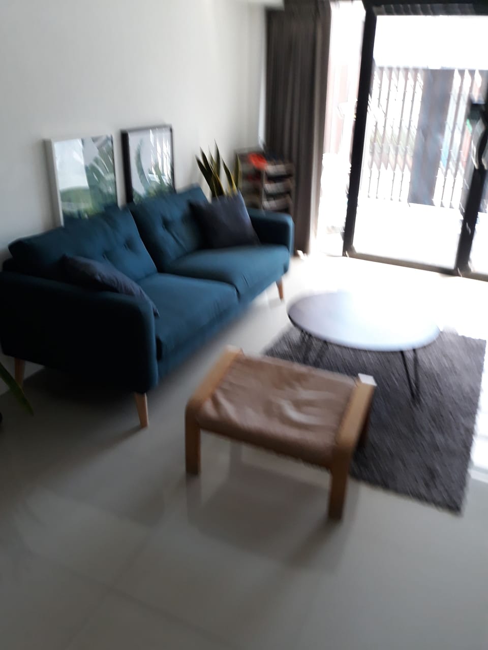 Comfort Townhome, Multiple Beds, Non Smoking | Living room | TV