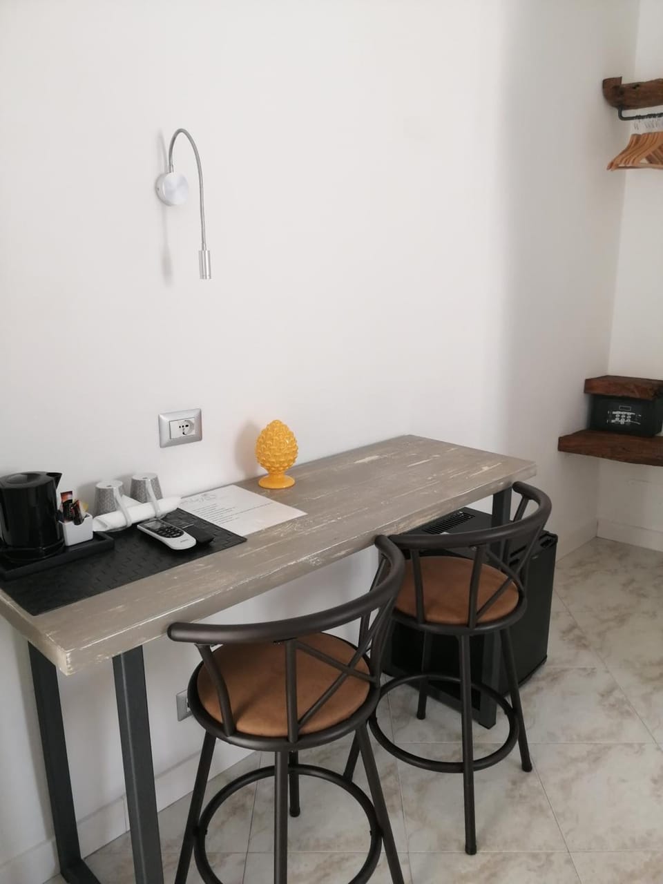 Coffee/tea maker, electric kettle