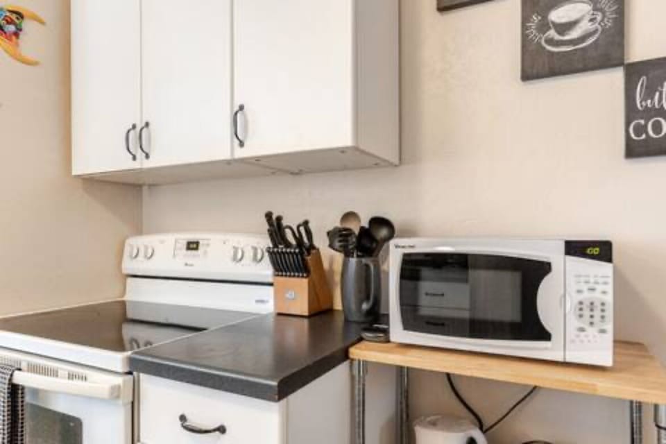 You can spread out on the countertops to prep for that romantic or family meal. 