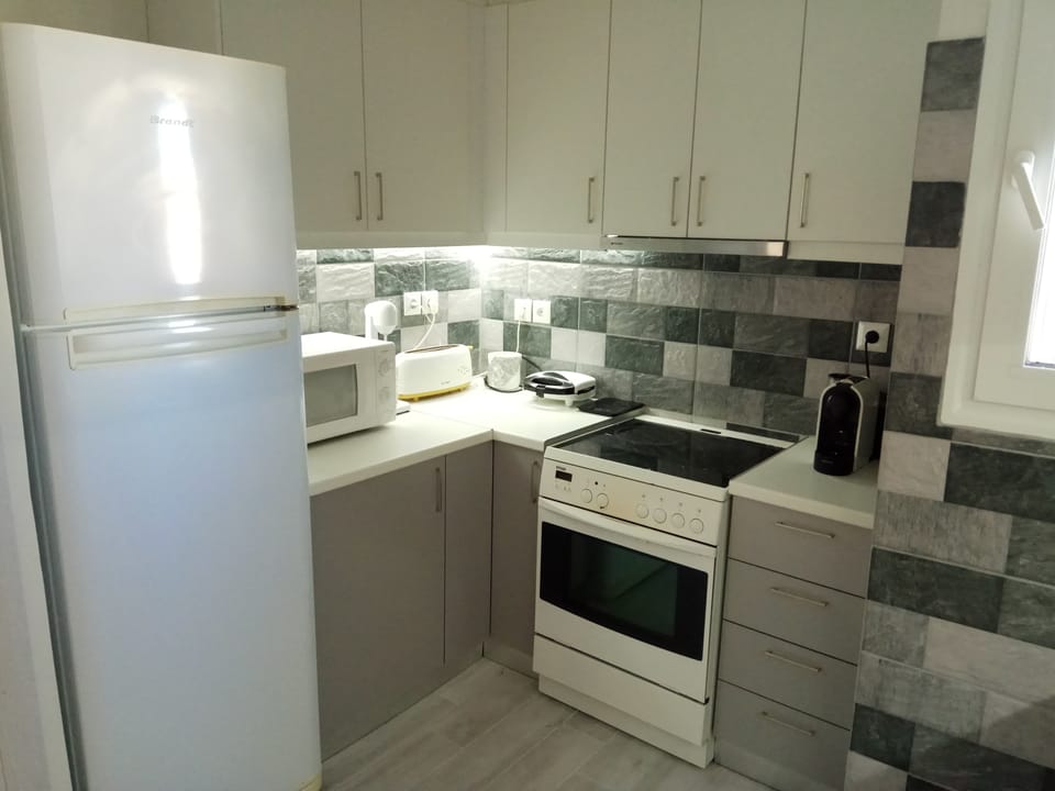 Superior Apartment, 2 Bedrooms, Club Lounge Access, Park View | Living area | Flat-screen TV, computer