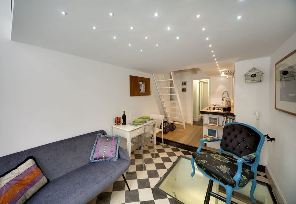 Duplex | Living area | Flat-screen TV