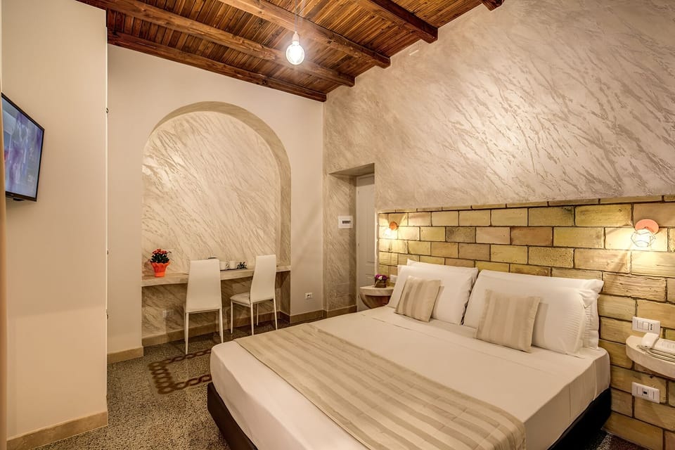 Double or Twin Room, Non Smoking | Frette Italian sheets, premium bedding, down comforters, minibar