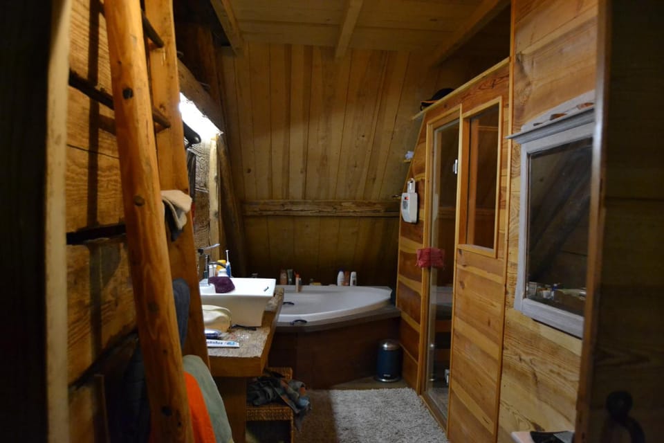 Frette Italian sheets, premium bedding, desk, soundproofing