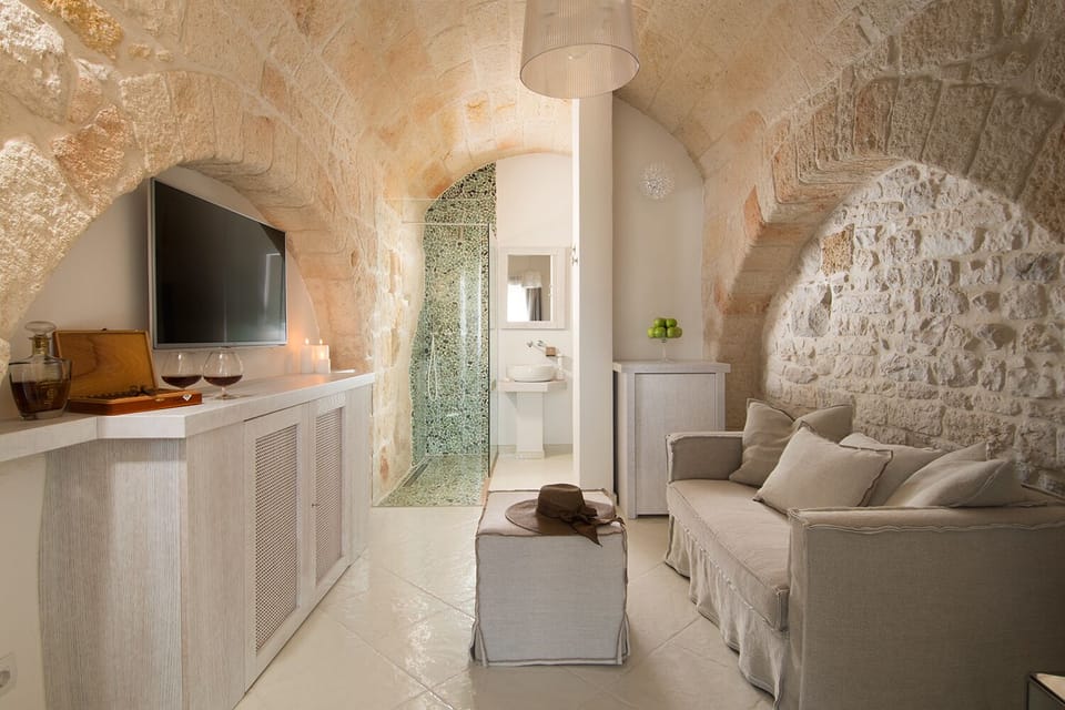 Luxury Suite, Sea View | Bathroom | Shower, rainfall showerhead, designer toiletries, hair dryer